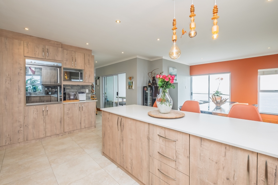 5 Bedroom Property for Sale in Murdock Valley Western Cape